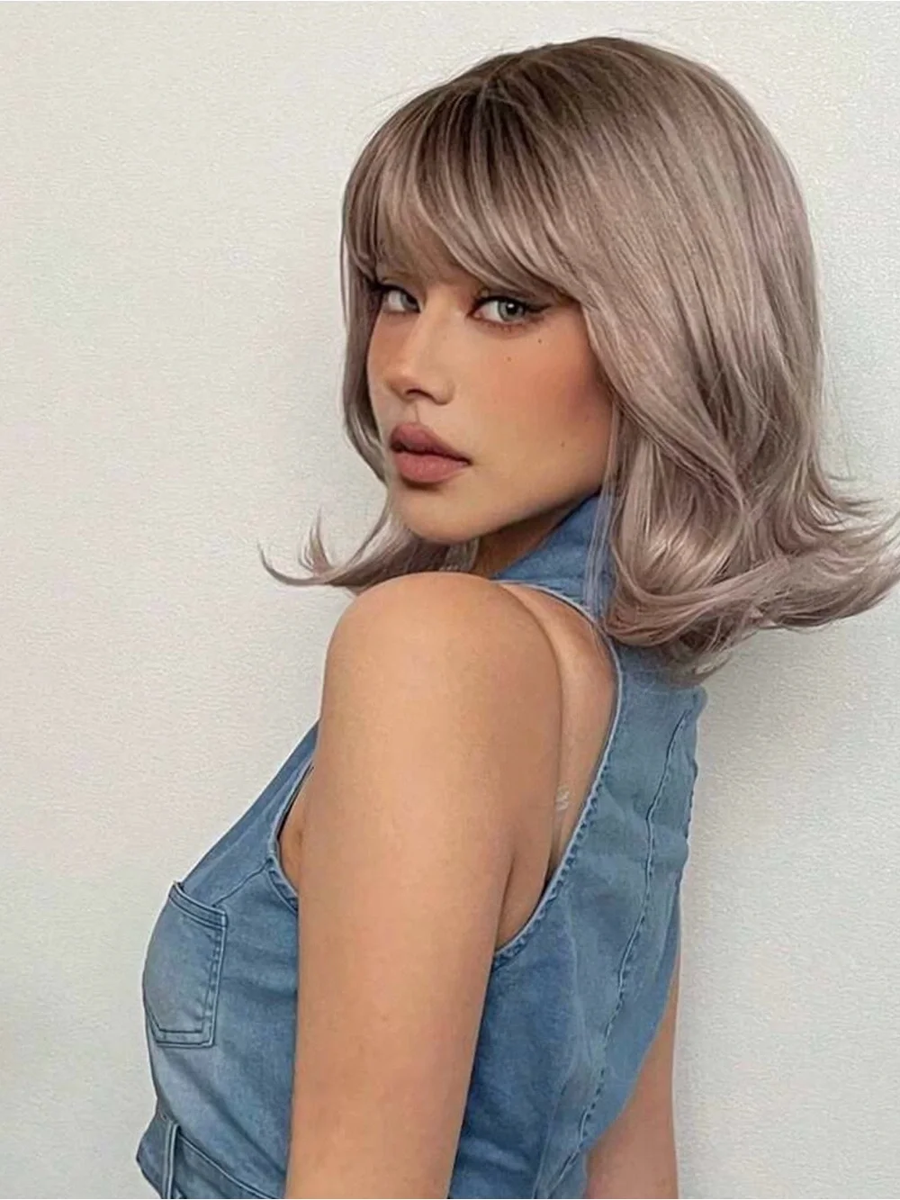 Premium Ombré Short Body Wave Wig with Bangs in Ash Blonde 14”